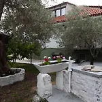 וילה Alex