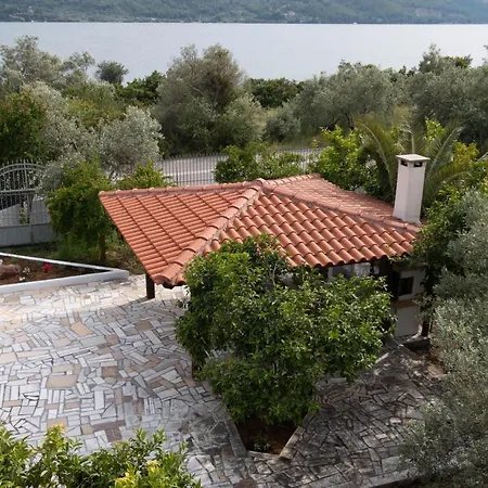 Alex Villa Agios Georgios (Istiaia-Aidipsos)